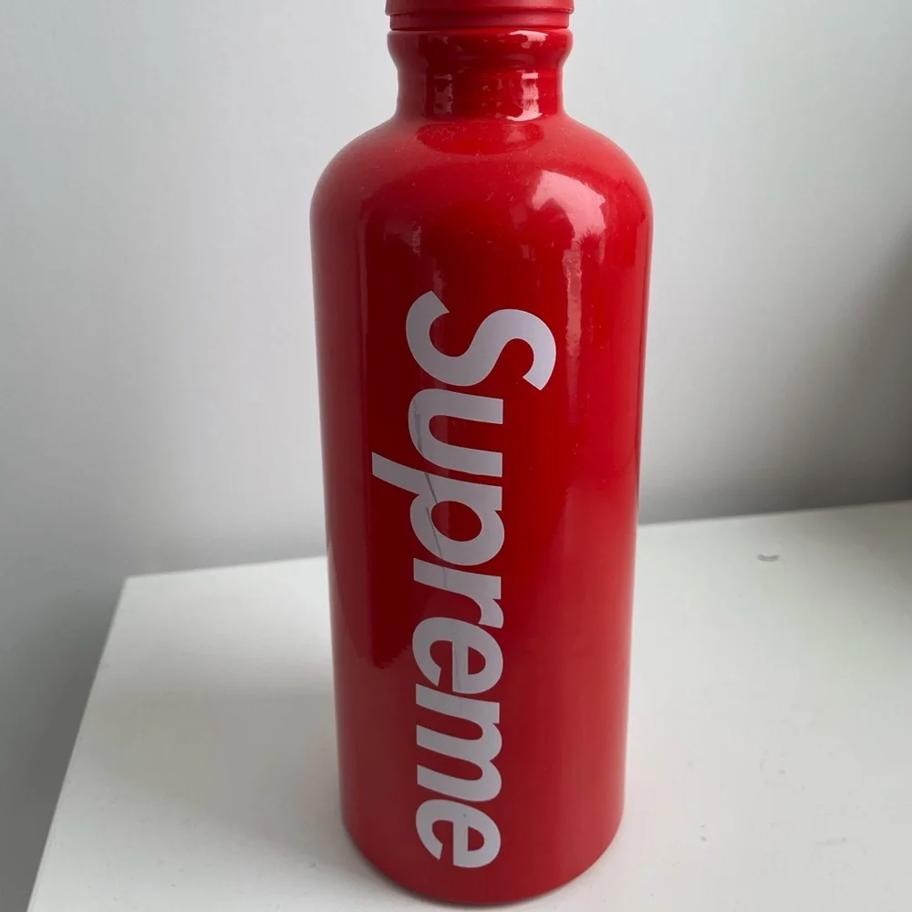 Supreme Sigg water bottle - Picture 1 of 4
